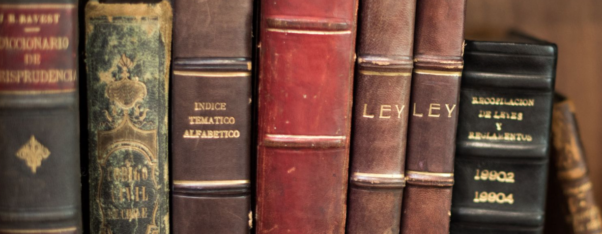 Biblioteca jurídica